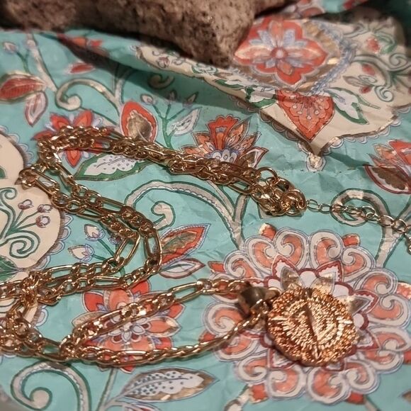 New Z Initial Letter Coin Style Chain Link Necklace - Picture 5 of 9